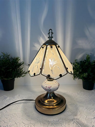 Vintage Floral Pattern Lamp With a Gold Porcelain Base, Touch Lamp Style Table Lamp, Vintage Floral Glass Lamp - Etsy