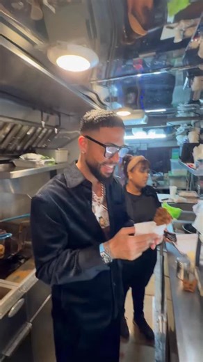 DJ ADONI on Instagram: "Adios cuadrito 🥲, Ayer TAMPA ❤️ TODO LOS SHOW SOLD OUT , PERO SOLD OUT SOLD OUT, A DIOS LA GRACIA 🙏"