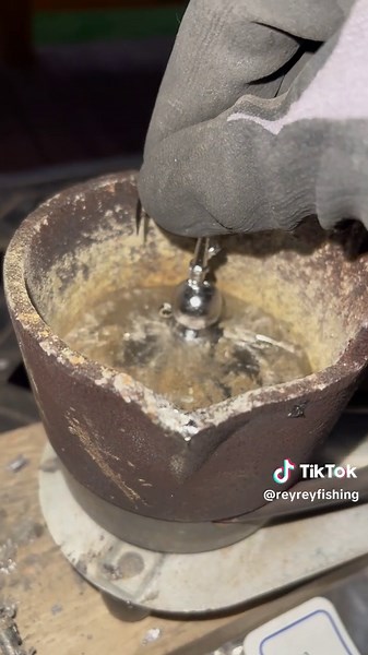 Cooking some striper jig heads #fyp #fypシ #fypシ゚viral #lead #fish #pesca #forge #jighead #fire