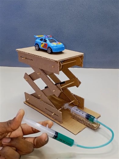 Cardboard Hydraulic Car Lift #fyp #foryou #viral #experiment #madiytvshorts