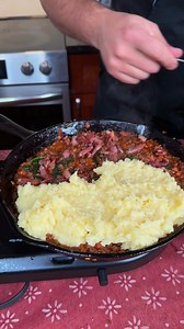 Easy old fashioned recipe with a twist 😋 You gotta try this healthy tasty classic dinner, made with fresh simple ingredients that pack a ton of flavor! Perfectly cozy for Winter and feeds a crowd, your family will love this yummy dish! This original video was produced by Network Media, LLC and Randy M Show Productions. #classic #heartwarming #winter #recipes | Home Hacks & Easy Snacks