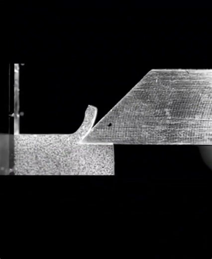 Mechanism of chip formation by edge cutting tool