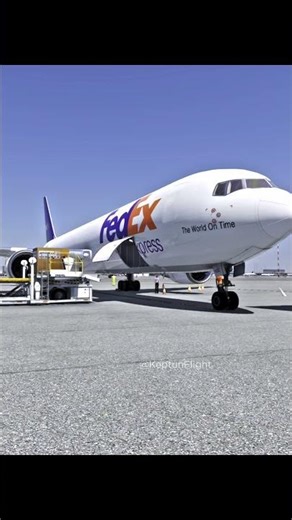Cargo Loading B767-300F in Hong Kong Intl Airport