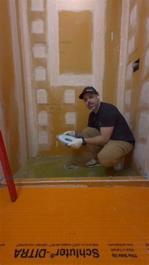 Jose Cabral on Instagram: "Simple way to install shower tray .😮‍💨 Done for @timberline1 with @schlutersystemsna #schlutersystems #giftedbyschluter #schluter #tipoftheday #followers"