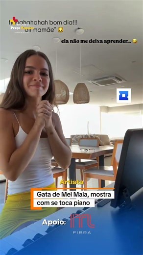 Gata de Mel Maia, entra em cena num momento musical.