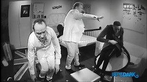 #VTEP Nos invités sont en panique TOTALE pour ce In The Dark 😱 Arthur n’a pas de pitié pour les faire flipper ! | Vendredi tout est permis avec Arthur