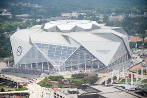 Roof at Mercedes-Benz Stadium in Atlanta finally open for business