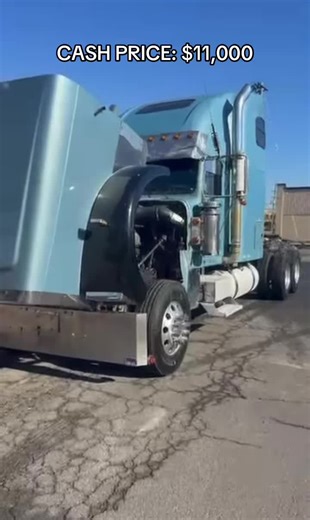 2000 FREIGHTLINER CLASSIC XL FLD132 Clean Blue classic truck ready to go to work. Reliable Detroit power with an 18-speed manual —perfect for drivers who want a solid old-school setup. 🔧 Truck Details: • Engine: Detroit Series 60 – 12.7L – 500 HP • Transmission: 18 Speed Eaton Fuller • Color: Blue • Double Bunk Sleeper • 10 Virgin Tires All The Way Around • ELD Exempt • Classic FLD132 – hard to find in this condition Great truck for owner operators looking for a dependable pre-ELD rig. #freight