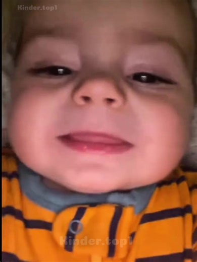 Heartwarming Baby Moments That Melt Hearts