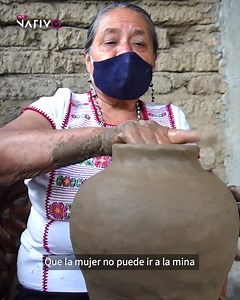 4.4M views · 143K reactions | Asi es como se trabaja el barro negro en Oaxaca, conoce la sencilles y grandeza de este increible oficio. Si quieres comprarle piezas a la señora Maria, lo puedes hacer directo a su pagina Alfarería De Barro Negro "La Casa Del Artesano" | Soy Nativo | Facebook