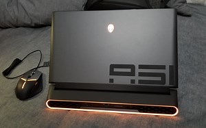 外星人51m操作系统界面及9900k、2070、傲腾SSD等简单跑分，Alienware Area-51m