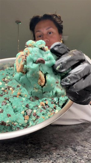 Cookies 'n Crème with Chips Ahoy