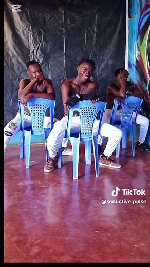 Exploring Seductive Moments in All the Queen's Men