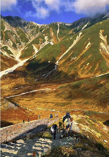 秋の富山県立山室堂の絶景