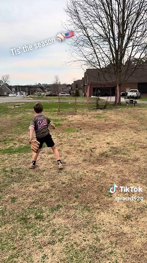 Put in the reps without a partner 💪⚾ This rebounder net is a GAME CHANGER for throwing, fielding, and quick reaction drills. Practice anytime, anywhere! #BaseballTraining #SoftballLife #RebounderNet #ThrowingDrills #baseball