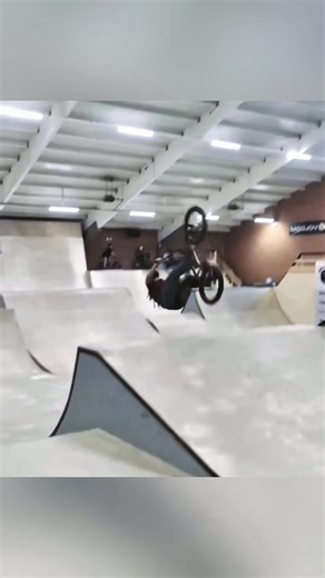 Falling during exercise#funny #usaus #prank #funnyvideos #fall