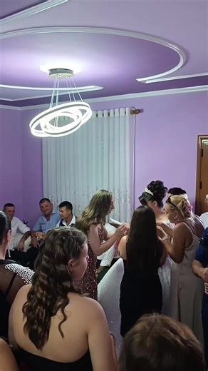 @Emi_ljana @lenalena @blerta&bledi #traditatshqipetare #dasmashqiptare #jugu #albania #fieri