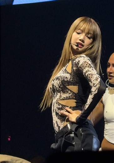 Lisa of BLACKPINK: The Ultimate Rockstar Performance