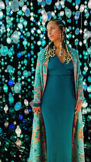 197K views · 4.8K reactions | Illuminating in the darkness Come find me Come for me ✨ | Alicia Keys | Facebook