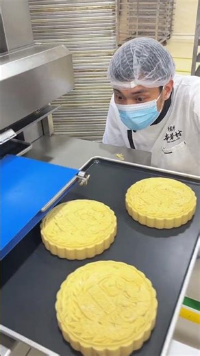 Life in a mooncake factory#chineseburger#mooncake
