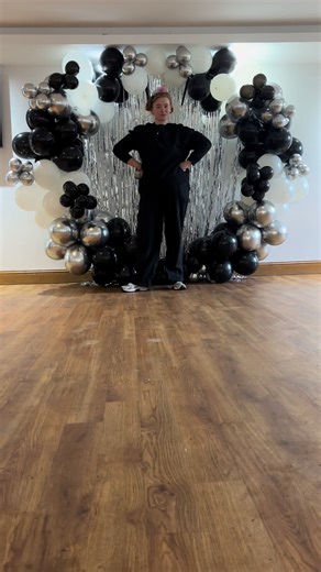 Another balloon hoop DIY, guys these look so much harder than they actually are, I promise you can do it. And you can reuse the balloon hoop again and again! Also, those balloons pumps are worth their weight in gold!! #diy #partydecor #diyballoon #partydecorations #balloonhoop