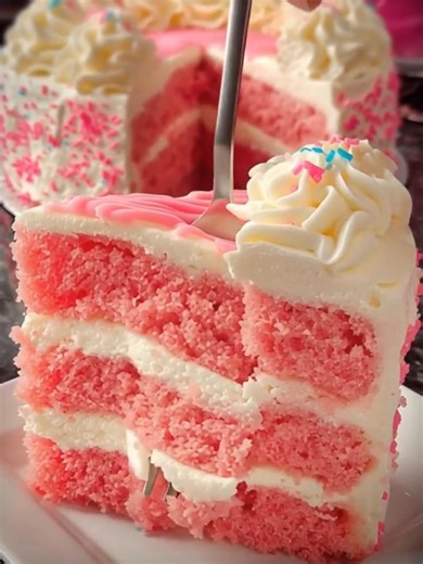 3K views | Strawberry & Cream Layer Cake A fluffy strawberry cake layered with rich cream filling and topped with pink drizzle and swirls. Yield: 10–12 slices Temp: 350°F (175°C) Time: 30 min prep + 35 min bake Key Ingredients First: Strawberry cake mix (or homemade strawberry batter) ................................. Full Recipe in First Cօʍʍеոτ  | Easy Recipes | Facebook