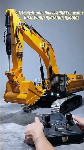 This 1/12 C395 RC hydraulic excavator comes with dual pumps and an integrated hydraulic circuit