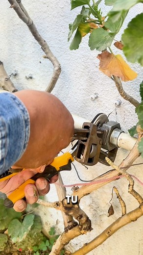 589K views · 4.7K reactions |  Aquí te dejamos otra forma de instalar ECO-A.  Instalación en unión universal: colocamos el dispositivo directamente en la tubería, aprovechando la unión universal para que ECO-A reduzca el aire que pasa por la red. Resultado: una medición más justa.  Envíos a todo el país  Más información al 60721828 | Eco-A Stopped Air | Facebook