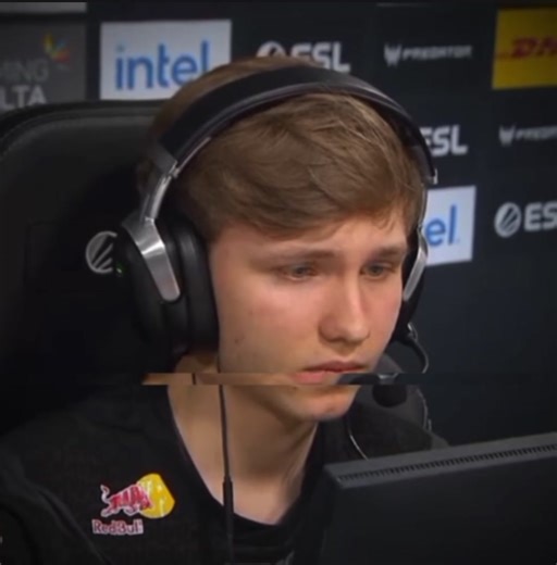 Илья «m0NESY» Осипов — российский профессиональный киберспортсмен, снайпер в Counter-Strike, известный своим агрессивным стилем игры и ранним успехом, начавший в 10 лет достигать топ-уровней в CS 1.6 и CS:GO, прославившийся в молодёжной команде Natus Vincere (NAVI Junior) и позже в европейской организации G2 Esports, а затем перешедший в Team Falcons, став одним из самых дорогих трансферов в истории киберспорта #осипов #илюхамонеси #m0nesy #monesy #major