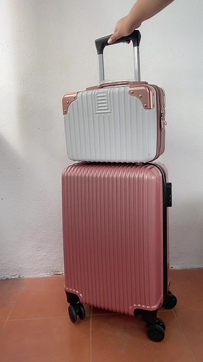 Suissewin กระเป๋าเดินทาง บน TikTok