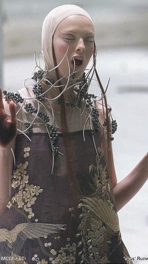 FORM on Instagram: "ARCHIVE | Alexander McQueen ‘Voss’ Runway (SS 2001) Alexander McQueen’s Spring/Summer 2001 runway show, famously known as “Voss,” is one of the most iconic and provocative moments in fashion history. The show was staged in a large, mirrored glass box, creating an atmosphere of both voyeurism and entrapment. The audience, seated around the box, could see their reflections but not the models inside until the lights were turned on. This setup was a metaphor for the themes of mad