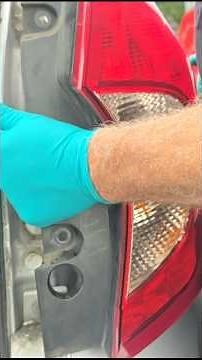 2016 Nissan versa Note tail light bulb replacement