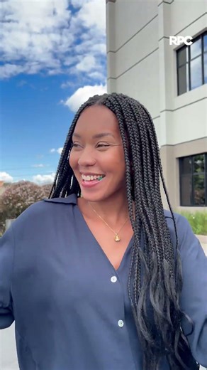 Oops… Lê and Heitor accidentally swapped headphones 😂🎧