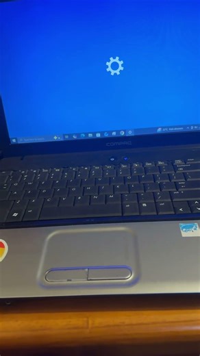 Running Windows 10 22H2 in 2026 on a Compaq Presario CQ61 episode 13