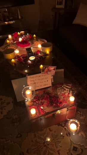 Happy anniversary my love, one year together, I thank life, the universe and Allah for uniting us in this life. You are an incredible human being and every day that passes I fall more in love with you, I fall in love with your way of seeing life, your way of thinking, what you teach me and what you contribute to my personal growth. I fall in love with you because of the way you treat me, how you make me feel and how I feel when I'm by your side: in complete peace. Pdt: I couldn't choose a better