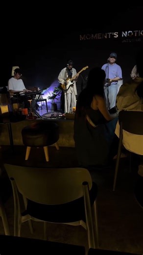 Electric guitar solo, fully immersed.