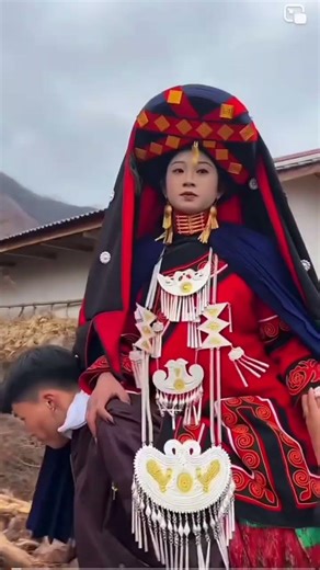 #see China #folk #traditional #wedding #Carrying the Bride in Yi Ethnic Wedding