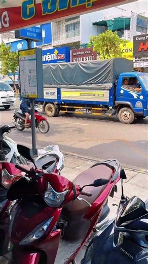 My younger brother in Binh Chanh has a gaming PC setup: I5 14400F | RTX 3060Ti for playing League...