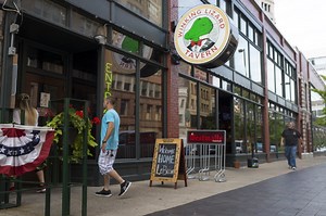 LOCAL NEWS: Winking Lizard to Shut Down Its Downtown Cleveland Gateway Location