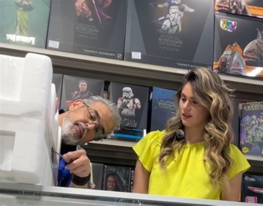 DOC's Unique Collectibles - 7 in the City