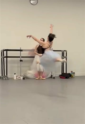 Rehearsing “Birthday Variations” by Gerald Arpino 🎊 For the Saturday performances, Diablo Ballet presents the company premiere of Gerald Arpino’s “Birthday Variations”. Originally commissioned for the Joffrey Ballet in 1986, “Birthday Variations” is one of Gerald Arpino’s most delightful and technically dazzling ballets. Set to a selection of buoyant operatic melodies by Giuseppe Verdi, this neoclassical jewel brims with elegance, charm, and effervescent musicality. 🎟️March 27-28 at the Lesher