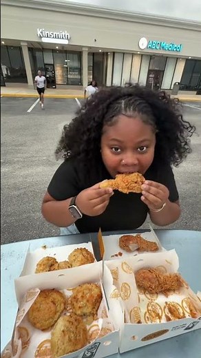 Rock, Paper, Scissors Challenge Fried Chicken!😂