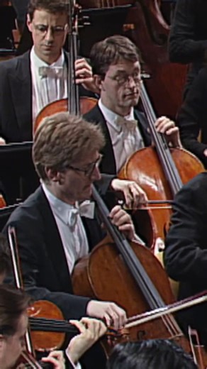 Berliner Philharmoniker on Instagram: "🎆🎶 Rossini's playful overture to La gazza ladra (The Thieving Magpie) was on the programme of this 1998 New Year's Eve Concert with Claudio Abbado. Join us on 31 December when Kirill Petrenko and the Berliner Philharmoniker perform opera arias and orchestral music with tenor Benjamin Bernheim! #BerlinPhil #DigitalConcertHall #NewYearsEveConcert #ClaudioAbbado #NewYearsEve #Rossini"