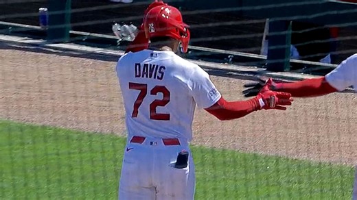 Chase Davis pega dos jonrones vs. Orioles