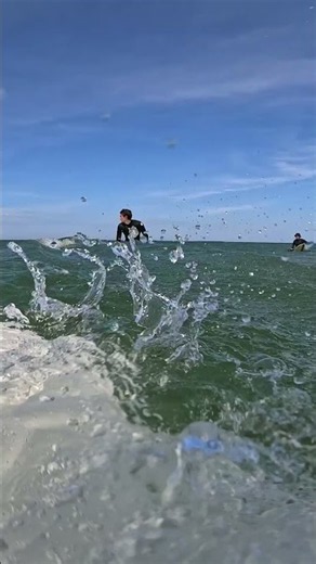 Paasing a wave #Shorts