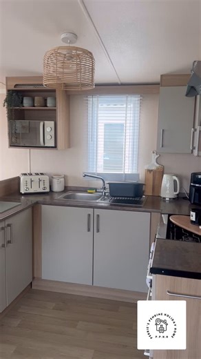 Kayleigh Taylor on Instagram: "💙 The Bordeaux 💙 A modern 6/8 berth caravan at Pendine area, Pendine Sands – close to amenities and in a flat area of the park, perfect for your next coastal escape 🌊 📺 Smart TVs & FREE WiFi 🚿 En-suite master bedroom ☀️ side decking & outdoor seating ⏲️ AirFryer 🚫 No pets 🏊 Indoor swimming pool 🪩 Entertainment complex on site 🍴 Walking distance to pubs & food 🏖️ Just 5 minutes from the beach! Plus a fully equipped kitchen 🍳and Everything you need for a c