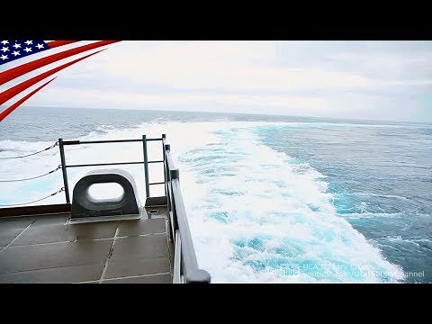 新型空母フォードのフルスピード航行 & 後進：空母後方映像 海上公試