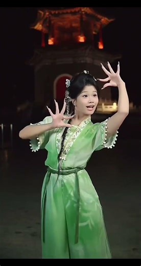 Chill Finger Dance Flow Fengbao's Birds Shake Vocal Cover Relaxing Dance & Song Performance