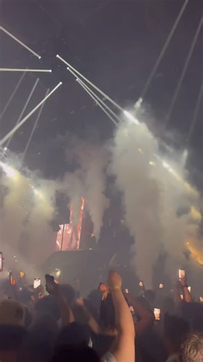 Crowd Cam on Instagram: "PLAYBOI CARTI- “R.I.P.” LIVE @peoplesbankarena ANTAGONIST 2.0 #viral #concert #fyp #antagonist #playboicarti"