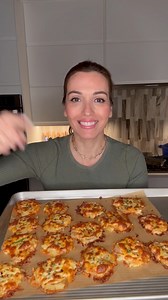 Best Cheesy Smashed Potatoes 🥔https://hungryhappens.net/the-best-cheesy-smashed-potatoes/ ✨✨Comment RECIPE to receive a link 🔗 in your DMs ✨✨✨ | hungry happens